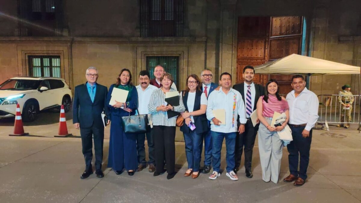 La presidenta Claudia Sheinbaum se reunió con Delfina Gómez y alcaldes mexiquenses para revisar Plan Oriente.