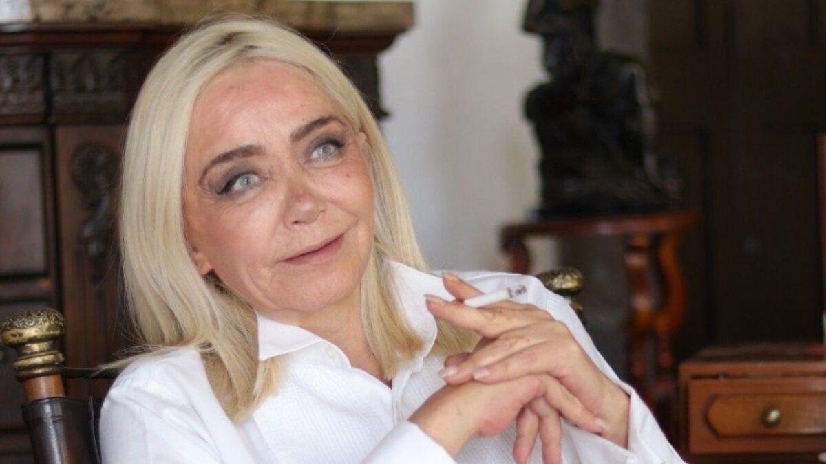 Bajo el lema “no soy jurista, soy justiciera”, la abogada Ingrid de los Ángeles Tapia Gutiérrez y candidata a ministra.
