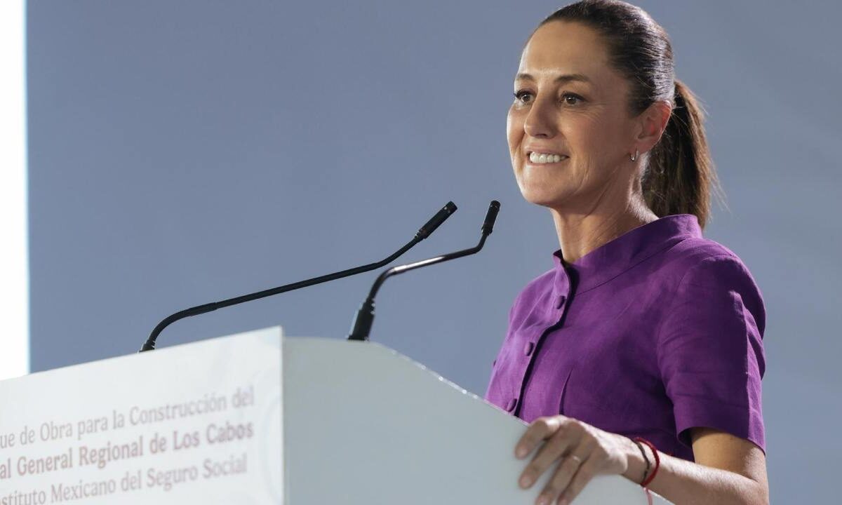 Sheinbaum sugiere a mexicanos en EU enviar cartas a congresistas por impuesto a remesas.