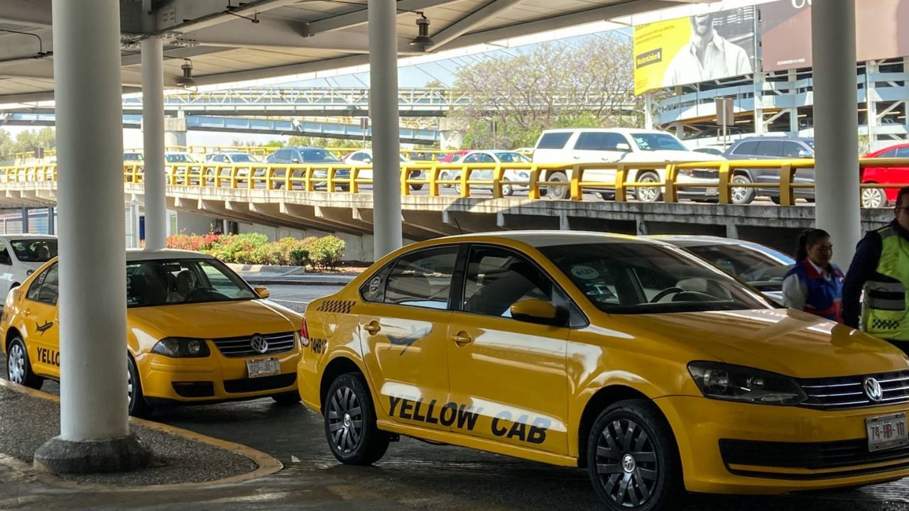 Taxistas del AICM acusan a FIFA de imponer transporte por apps en Mundial 2026