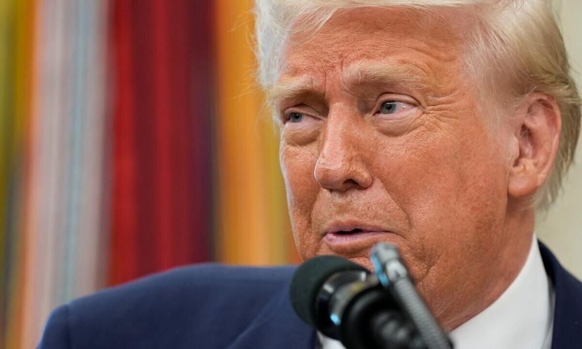 Trump anuncia recortes a fondos de investigación contra cáncer en EU