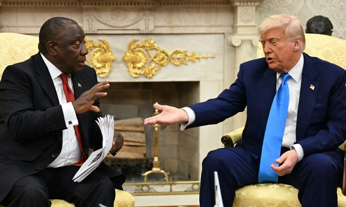 El mandatario republicano interrumpió en varias ocasiones a Ramaphosa
