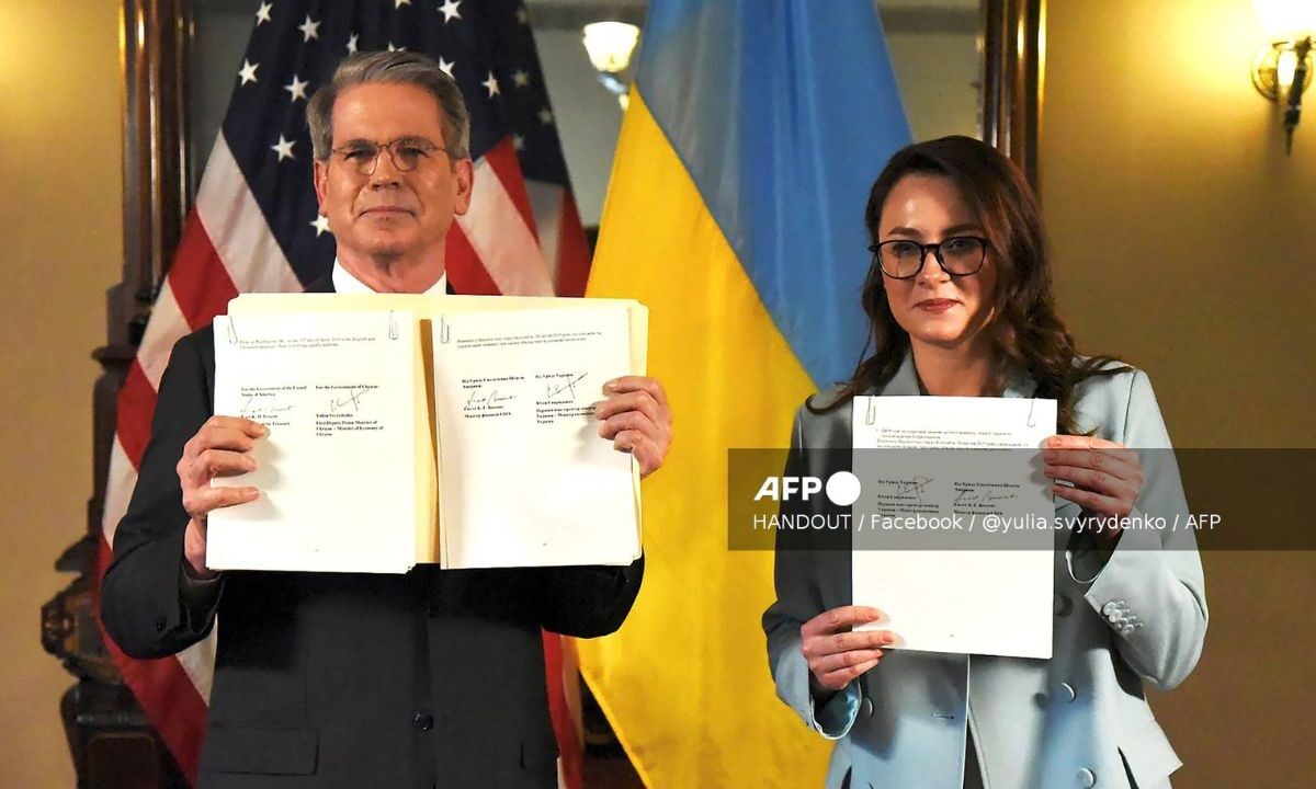 Ucrania y EU firman un acuerdo para el acceso a minerales ucranianos
