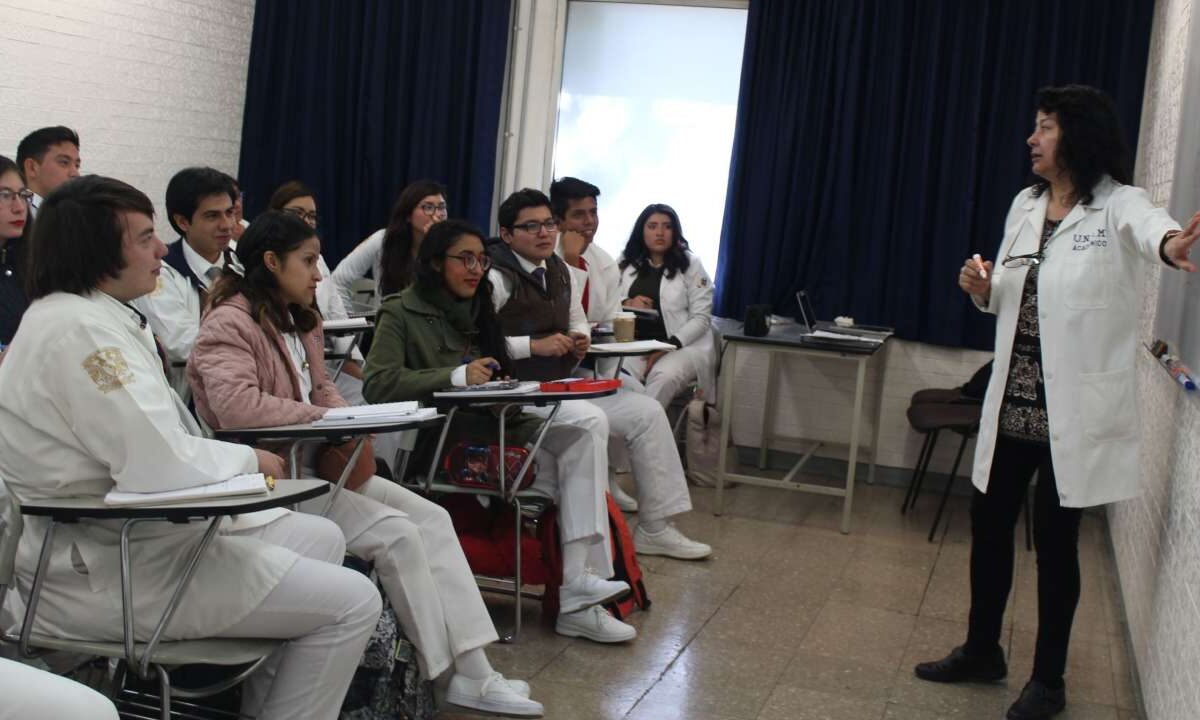 Uno de cada 10 maestros busca un segundo empleo para obtener más ingresos, de acuerdo a un estudio de Mexicanos Primero.