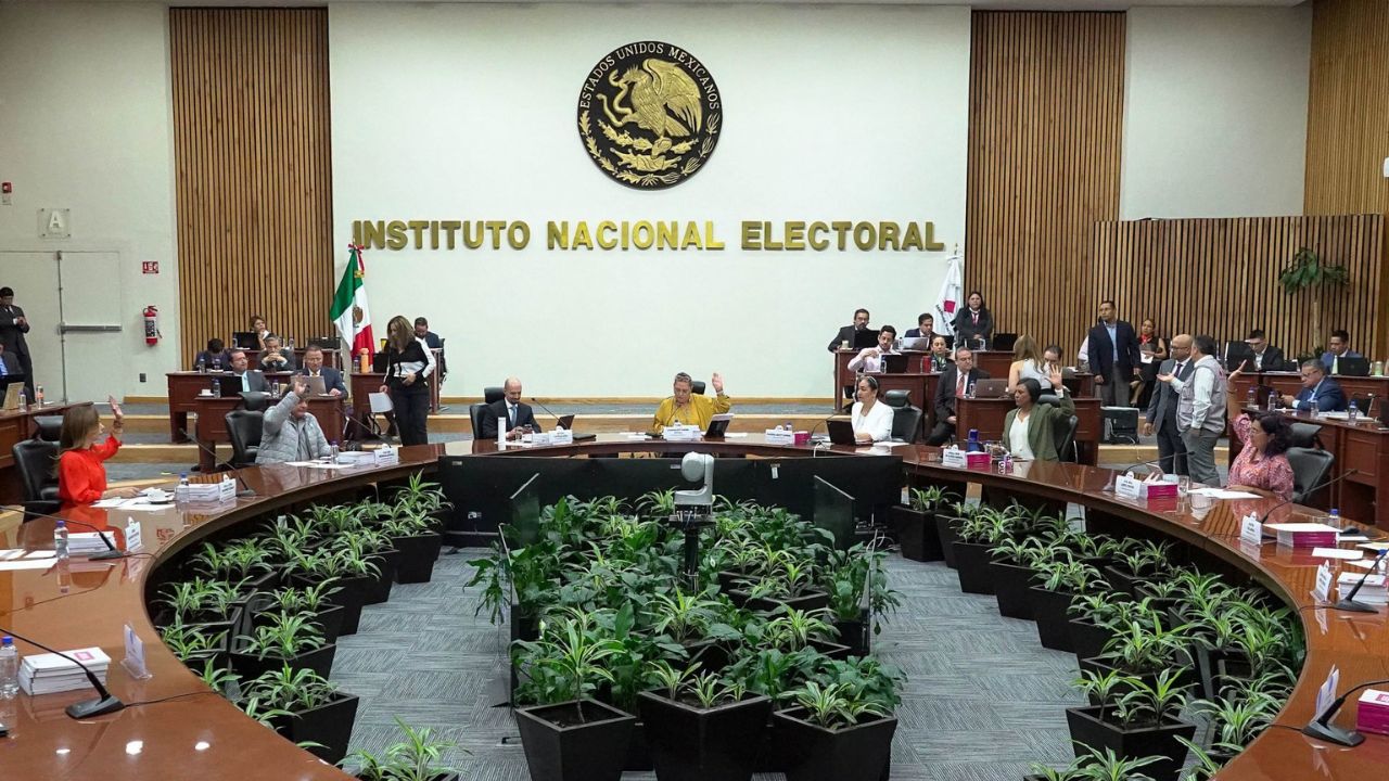 Zacatecas, Nayarit y SLP en alerta roja por falta de presupuesto electoral, de acuerdo con el INE.