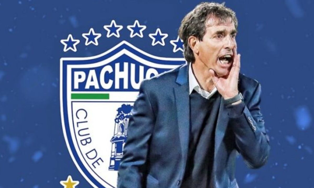 Guillermo Almada sale del Pachuca
