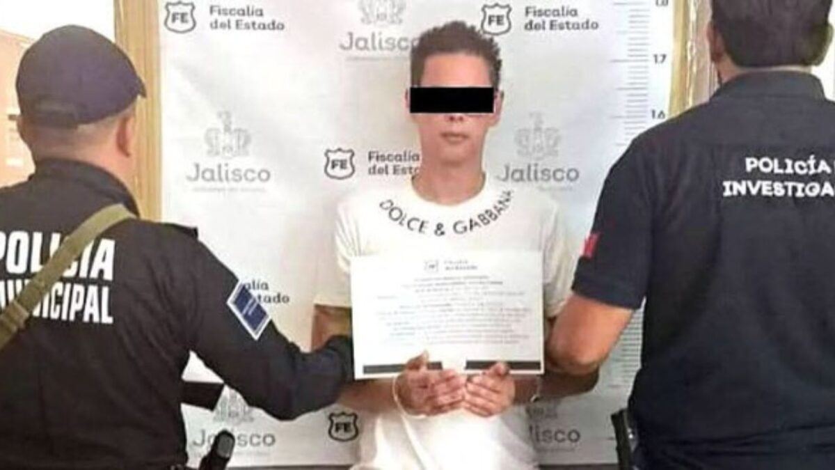 Juez dicta vinculación a proceso a Alex Marín por presunta trata de personas y explotación en agravio de una menor de edad.