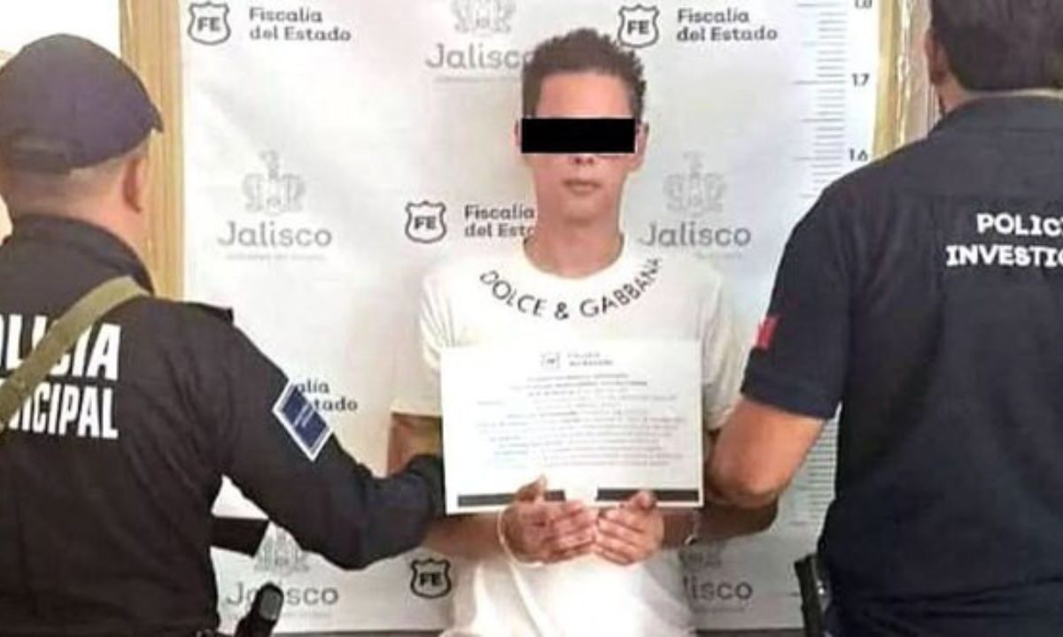 Juez dicta vinculación a proceso a Alex Marín por presunta trata de personas y explotación en agravio de una menor de edad.