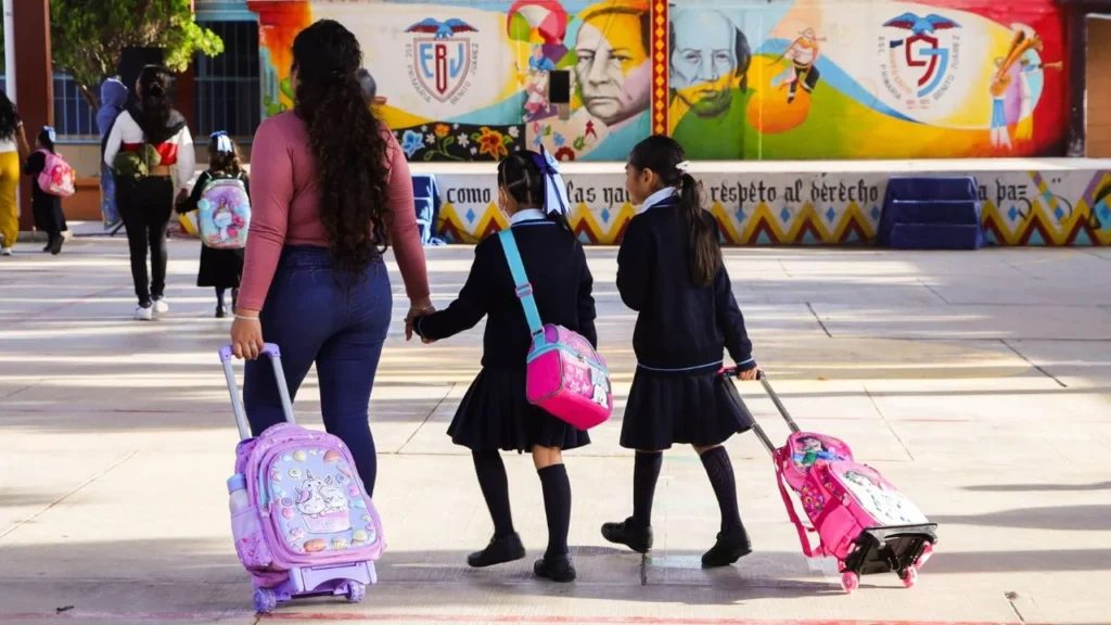 Calendario Escolar 2025-2026: Inicio de clases, descansos y puentes. Noticias en tiempo real