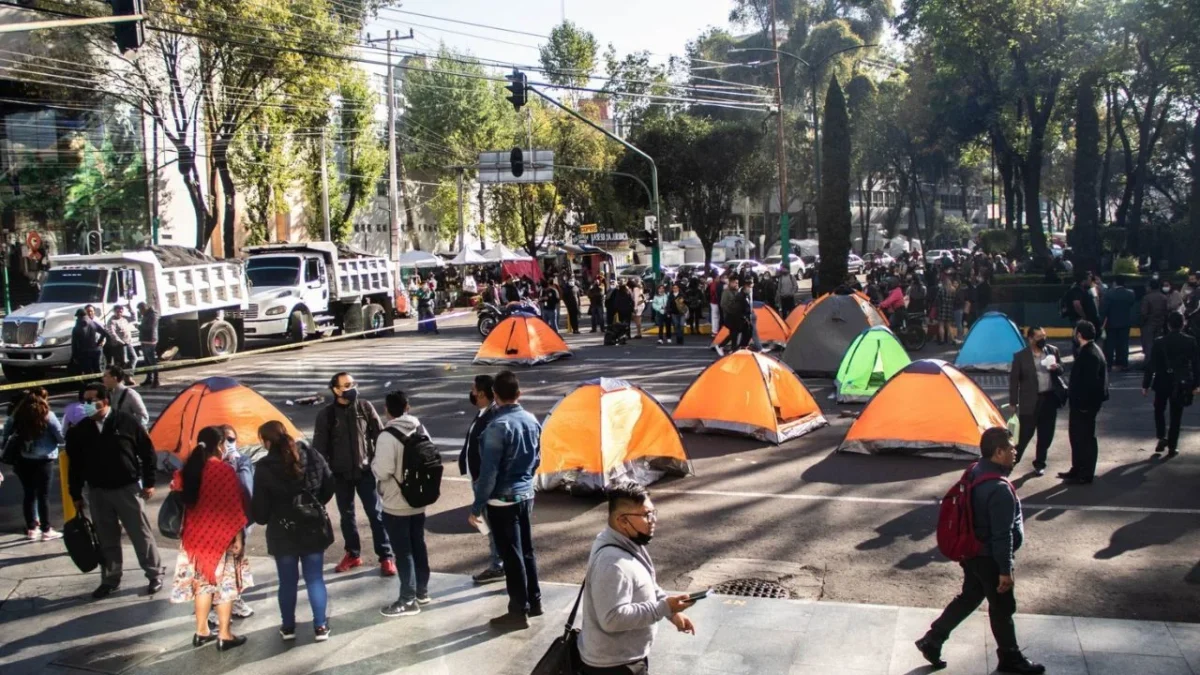 Desmantelan con violencia plantón en Tribunal de Justicia capitalino