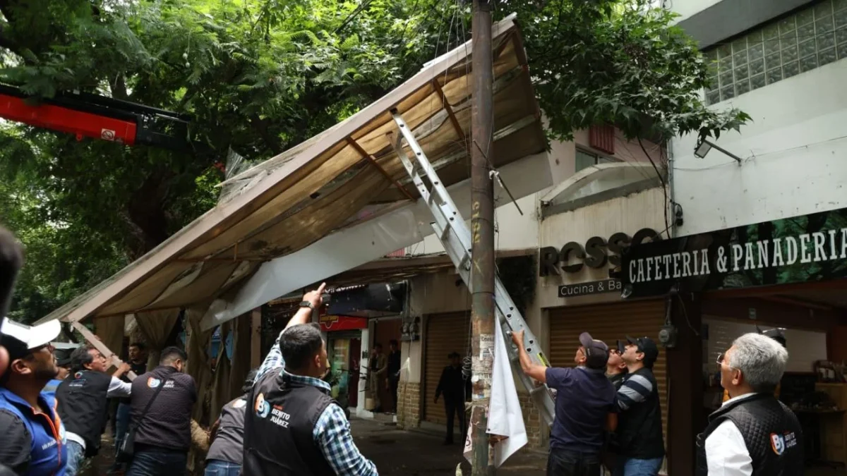 Operativos anti pérgolas en la Benito Juarez