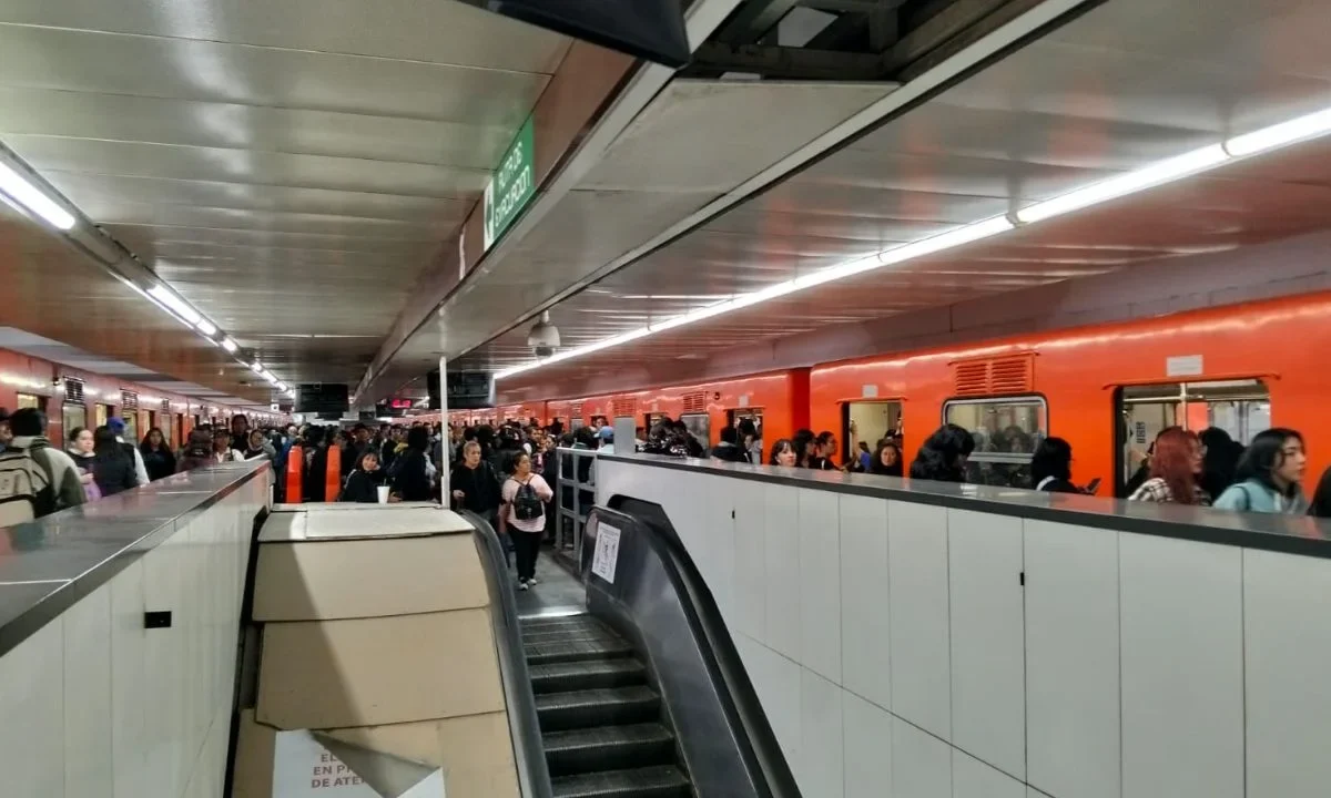 Detienen servicio en la Línea 9 del Metro por la lluvia