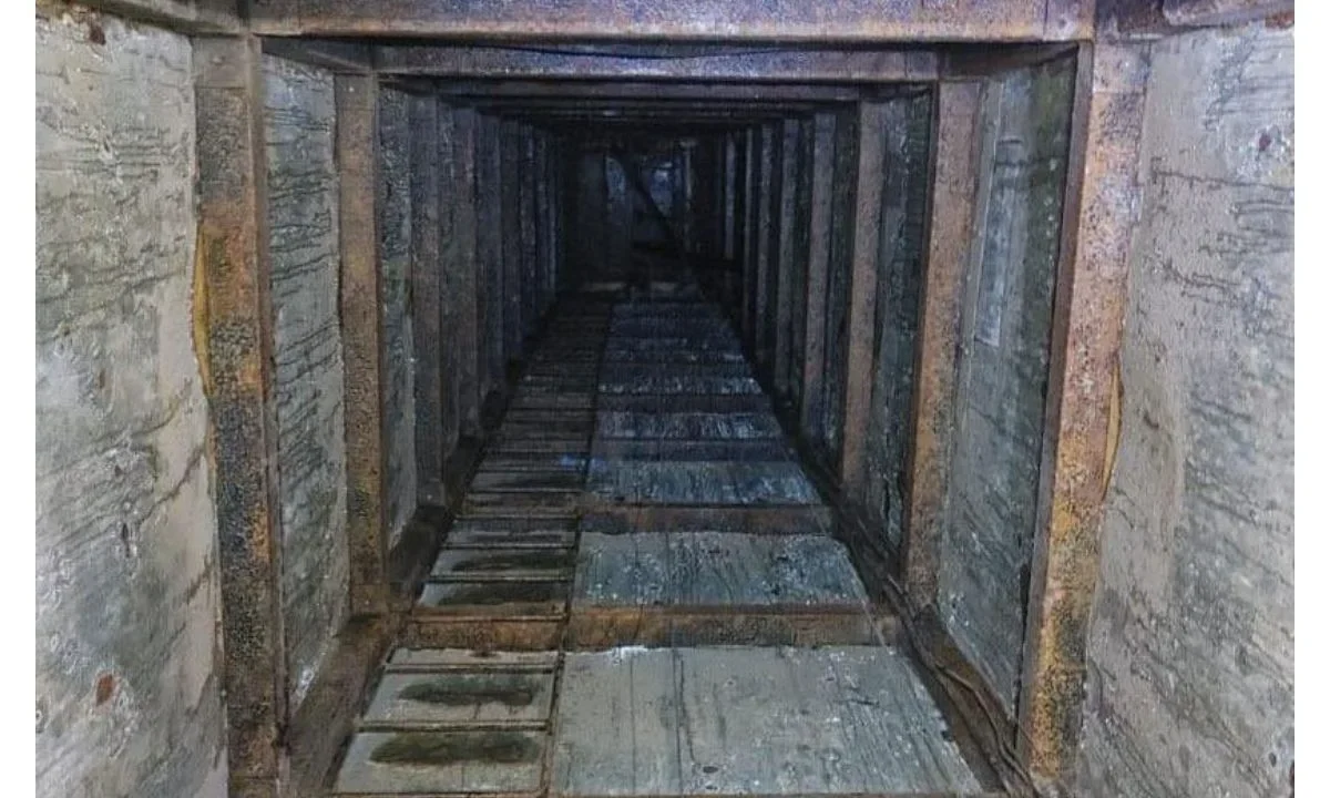 En Tijuana, localizan un túnel de aproximadamente 600 metros de longitud que conectaba a México con Estados Unidos