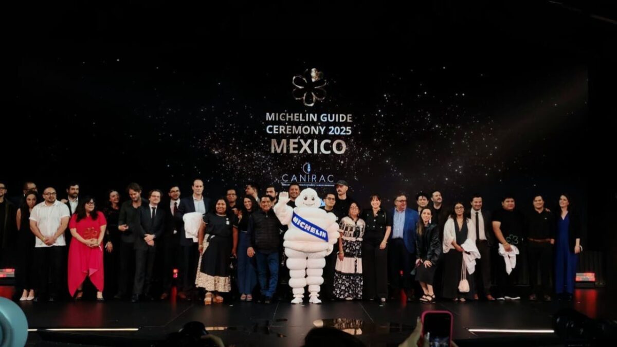La ceremonia fue conducida por Miguel Conde y los asistentes aplaudieron cada una de las categorías entregadas, en el Foro Codere, de la Guía Michelin.