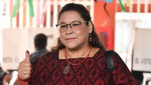 Lenia Batres prometió continuar como "la ministra del pueblo".