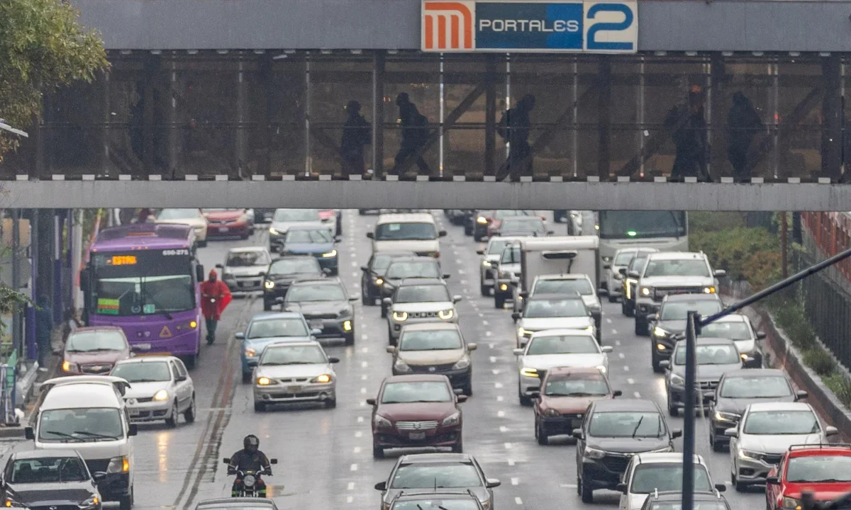 Lluvias generan caos en Metro y vialidades capitalinas