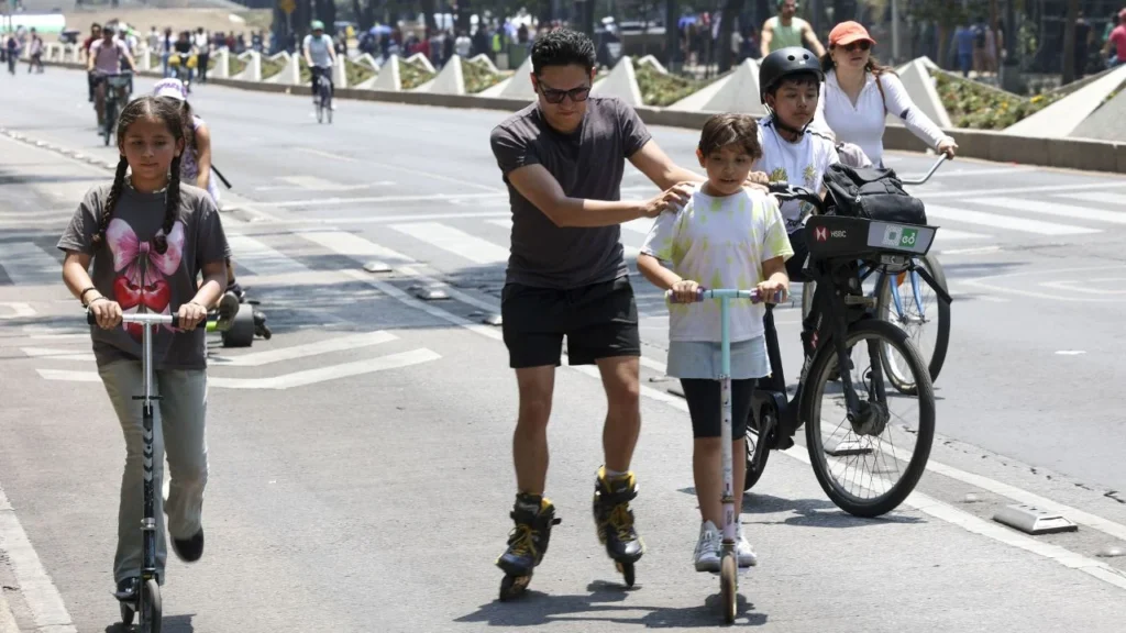 Paseo Dominical “Muévete en Bici”, una actividad institucional que fomenta el deporte, uso de la bicicleta y convivencia familiar