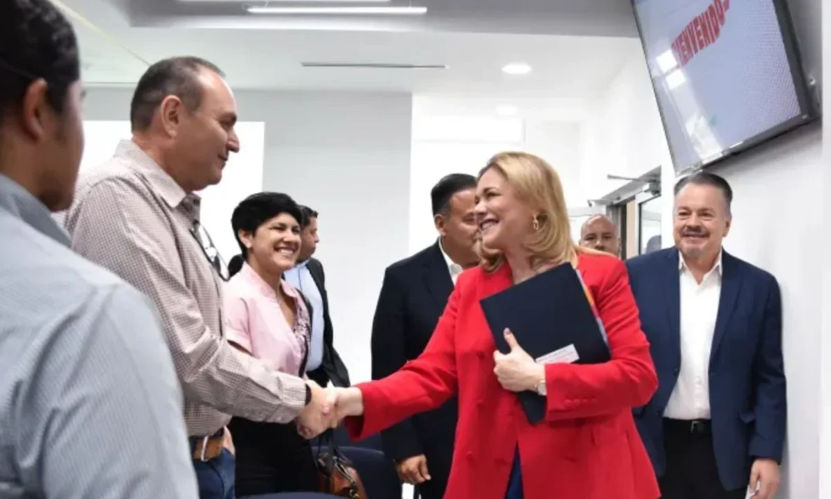 Este martes en Ciudad Juárez, Maru Campos se reúne con los integrantes de la CMIC, Delegación Juárez.