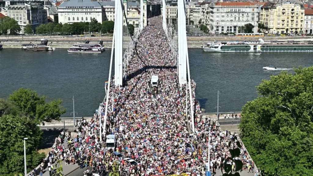 El primer ministro húngaro anunció que la policía no dispersaría la marcha del Orgullo de Budapest del sábado a pesar de la prohibición