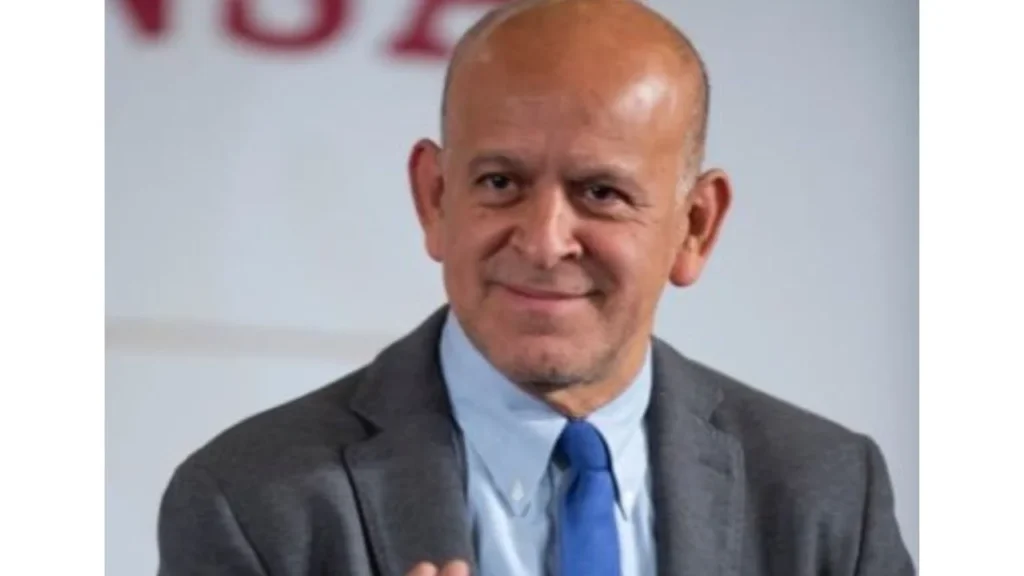 Con 24 votos a favor y 8 en contra, se ratifica a Juan Antonio Ferrer Aguilar, como embajador y representante permanente de México ante la
UNESCO; padres de niños con cáncer se oponen a nombramiento