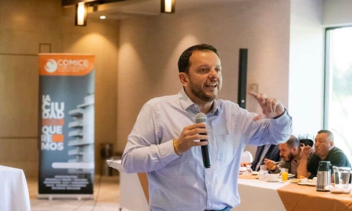 Carlos Torres, esposo de Marina del Pilar, se retira temporalmente de la vida públic