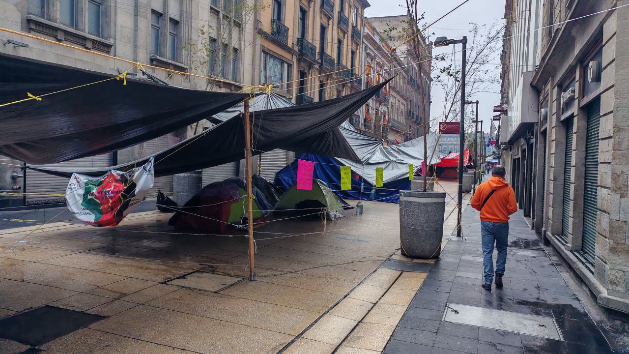 Plantón de la CNTE en el Zócalo de la CDMX