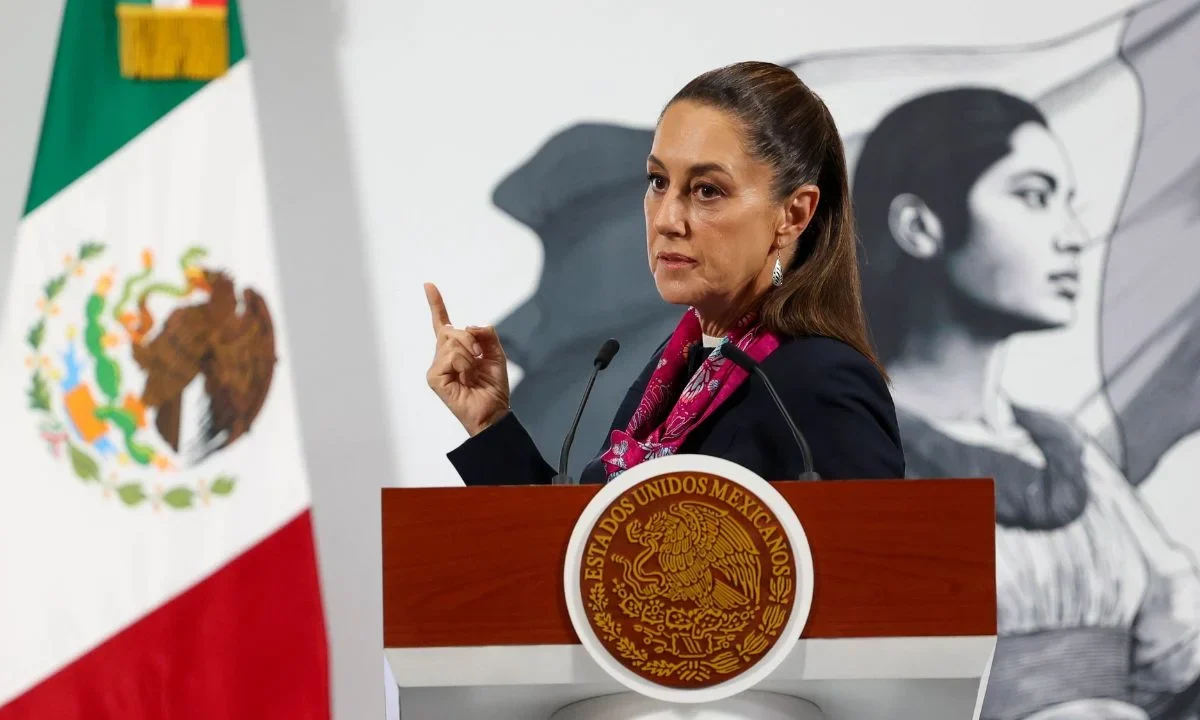 La Presidenta de México firmó decreto en relación a la reducción de la edad de jubilación para docentes