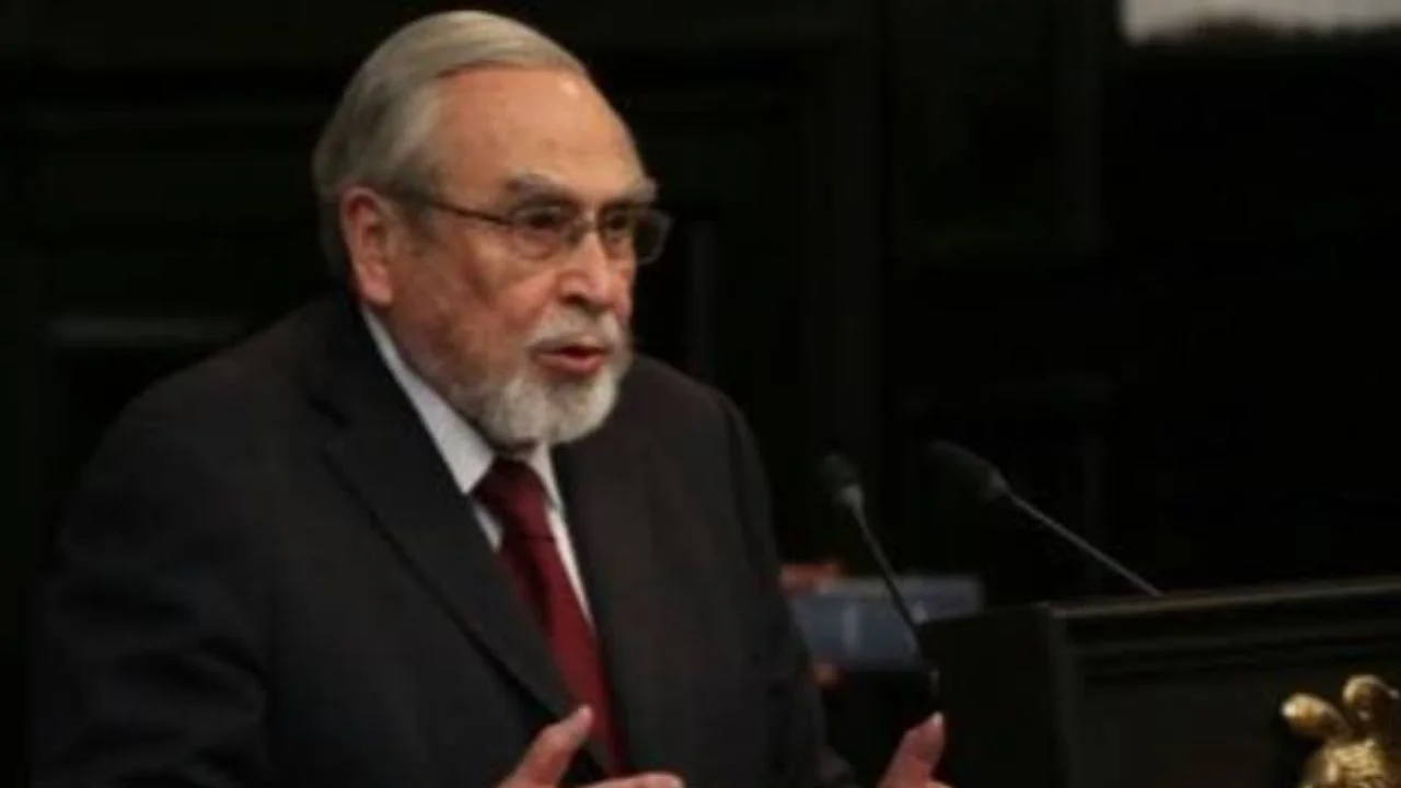 Bernardo Bátiz pide a juzgadores que se tapen los oídos como lo han hecho otras veces