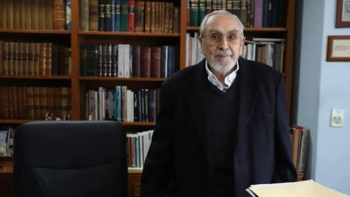 Llaman "hipócrita"a Bernardo Bátiz