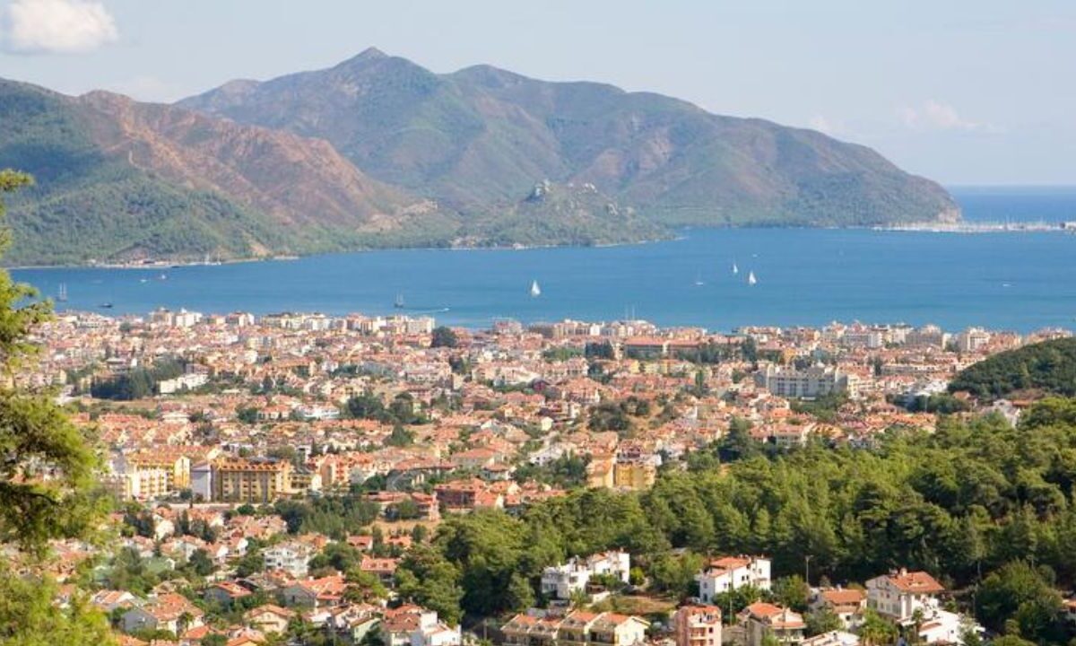 Terremoto sacude localidad costera de Turquía 