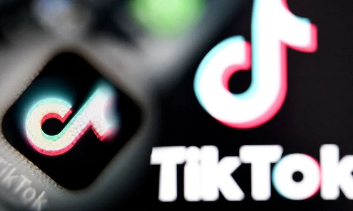 El presidente Donald Trump anunció el 19 de junio de 2025 que le había dado a la plataforma TikTok 90 días adicionales para encontrar un comprador no chino o, de lo contrario, sería prohibida en Estados Unidos