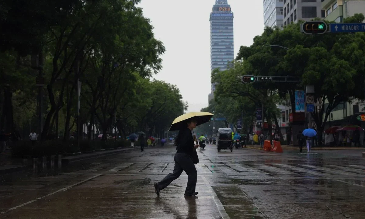 Protección Civil lanzó alerta a diversas alcaldías de la CDMX por la persistencia de fuertes lluvias para la madrugada de este viernes.