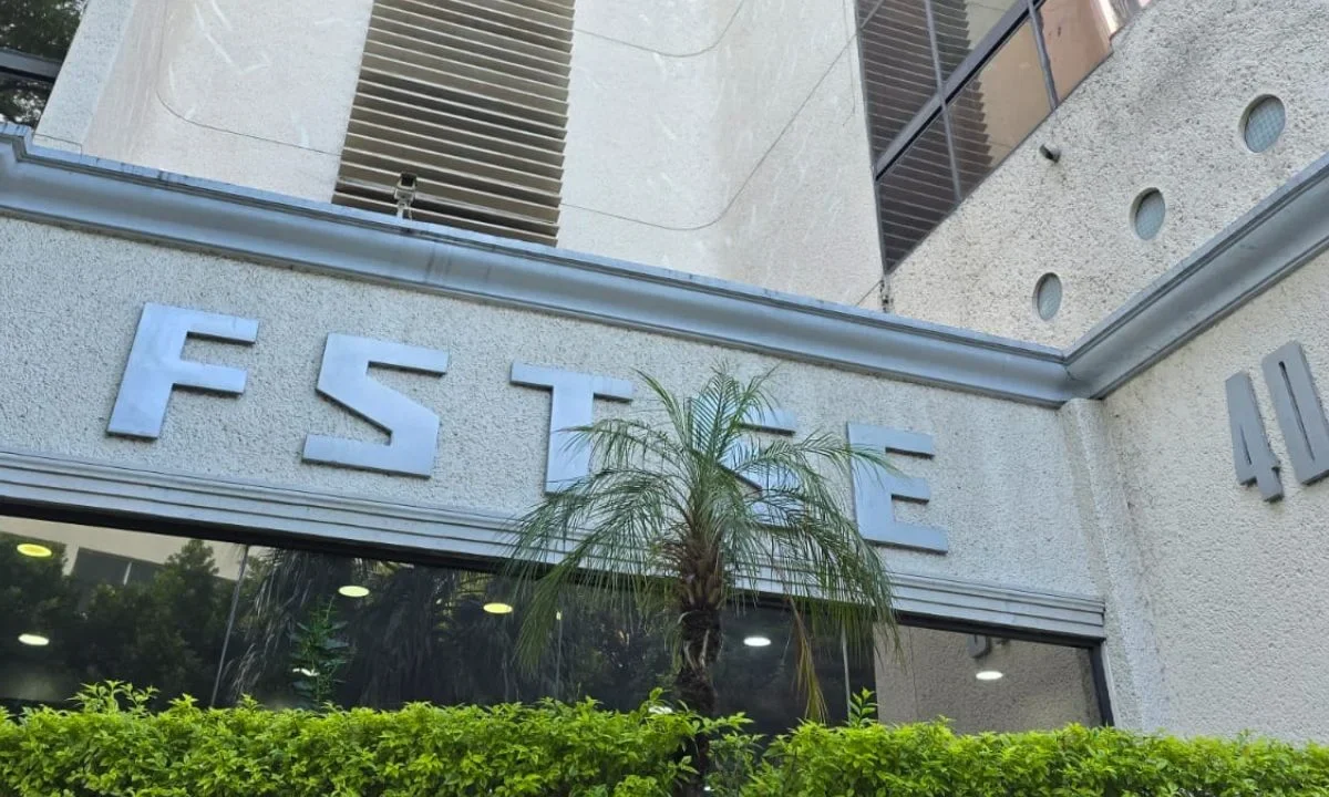 La FSTSE acordó con la Secretaría de Hacienda un incremento de 9%, dividido entre salario y prestaciones, para los trabajadores.