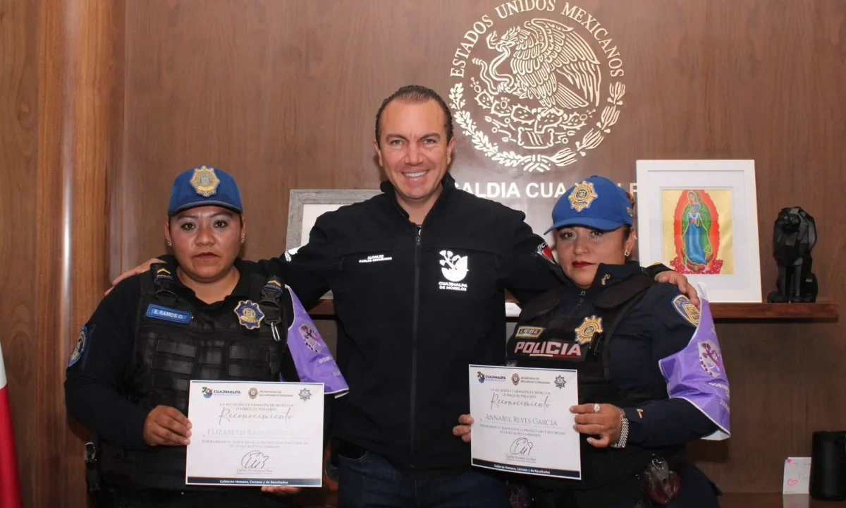 En Cuajimalpa, policías que atendieron parto reciben reconocimiento