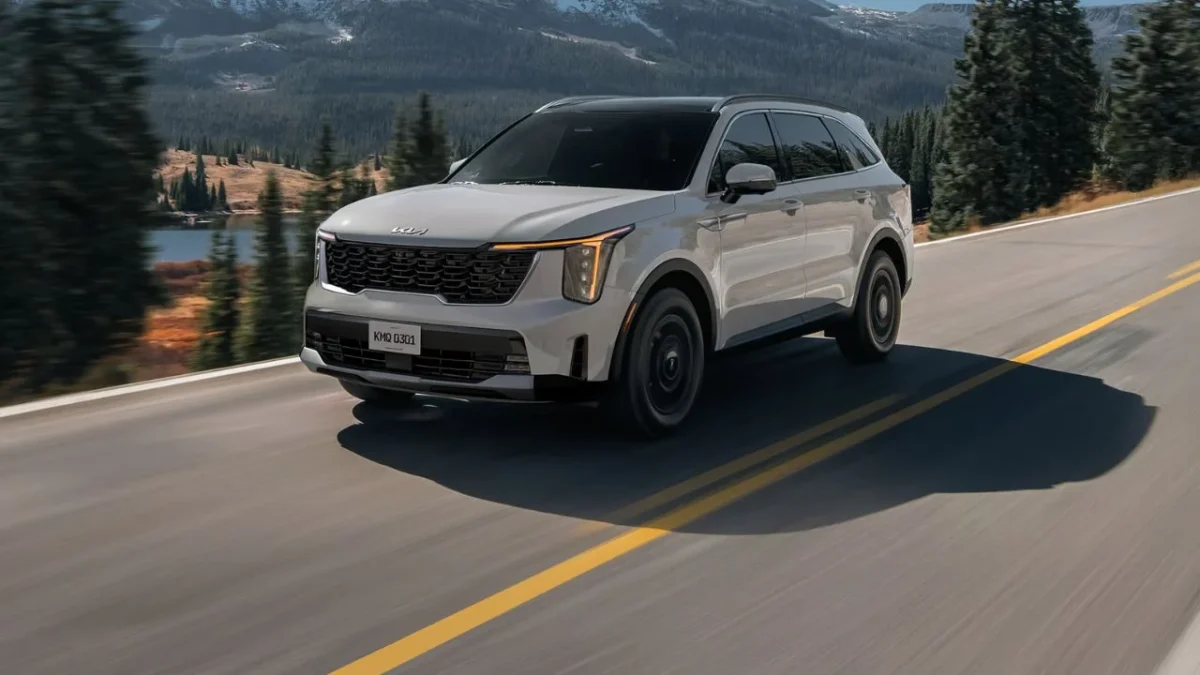 La Procuraduría Federal del Consumidor (Profeco) y Kia México hizo un llamado a revisión para los modelos de automóviles Kia Sorento años 2024 y 2025 (mil 650 unidades), Kia Soul años 2021 a 2023 (92 autos) y Kia Stinger años 2017 a 2023 (605 vehículos), ante diversas fallas en su funcionamiento.