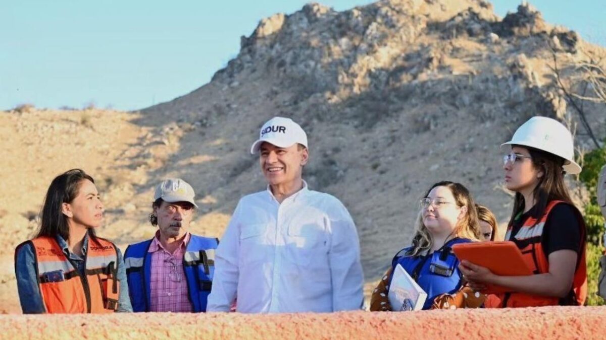 Alfonso Durazo Montaño anunció que el Cerro de la Cementera ya forma parte del patrimonio del Gobierno del Estado..
