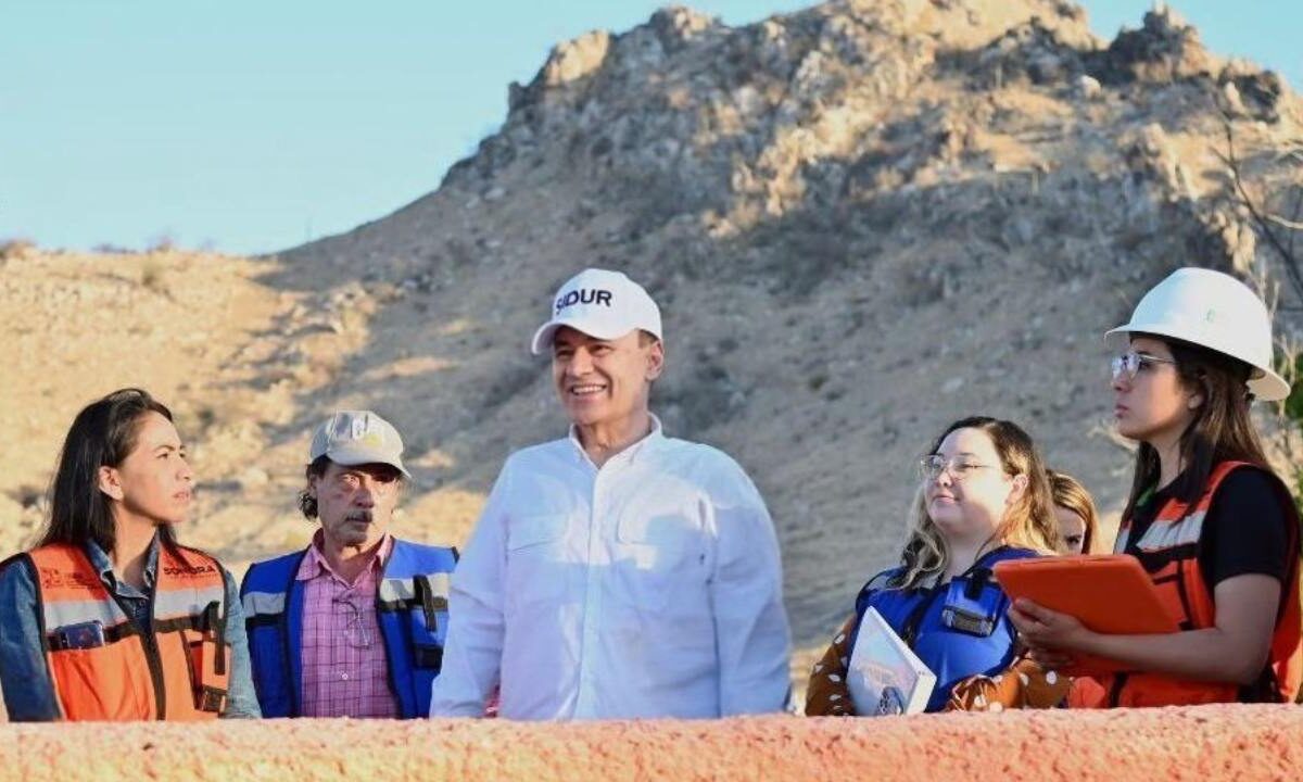 Alfonso Durazo Montaño anunció que el Cerro de la Cementera ya forma parte del patrimonio del Gobierno del Estado..