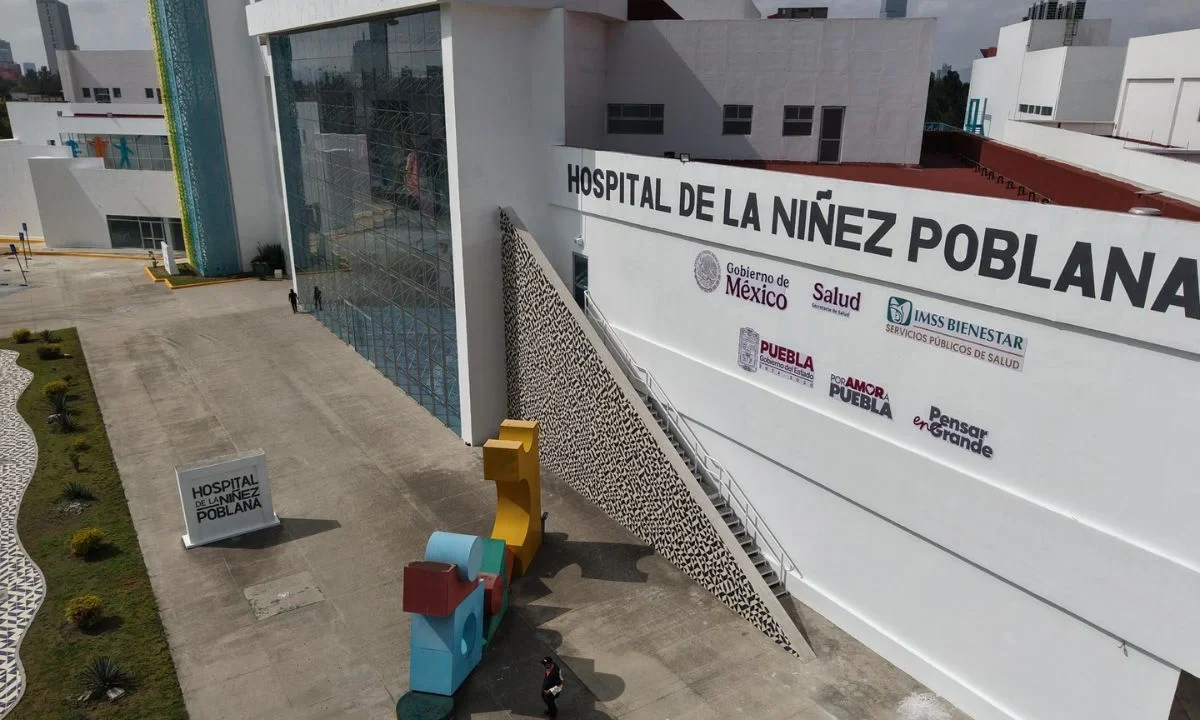 Con el fin de atender a más de 1.5 millones de niñas, niños y adolescentes, el gobierno de México amplió, con dos nuevas torres, el Hospital de la Niñez Poblana, donde se atenderán las especialidades de oncología y cardiología para los menores del sur sureste del país en Cholula.