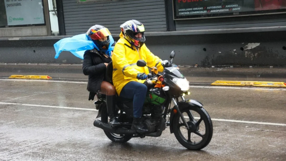 En la Ciudad de México, el 60 por ciento de robos con violencia se cometen con motocicletas, por lo que resulta necesario analizar su uso, para evitar que sean utilizadas en hechos delictivos, alertaron diputados.