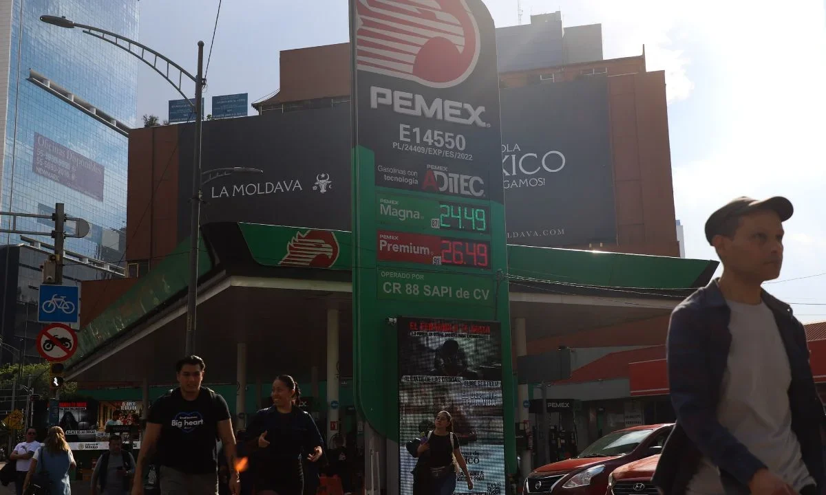 Ante aumento en precio del petróleo, Gobierno contempla aplicar IEPS a combustibles