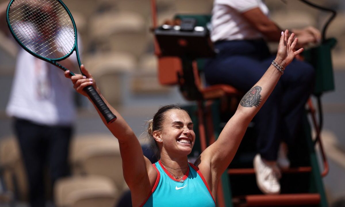 Sabalenka comentó que alcanzar la final es muestra de su mejor desempeño en tierra batida, fruto del esfuerzo y la dedicación que ha puesto durante años para dominar esa superficie.
