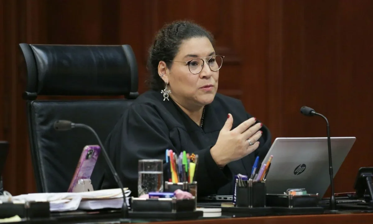 Lenia Batres faltó a la Segunda Sala de la SCJN, provocando la cancelación de la sesión por falta de quórum, resolverán hasta el 2 de julio.