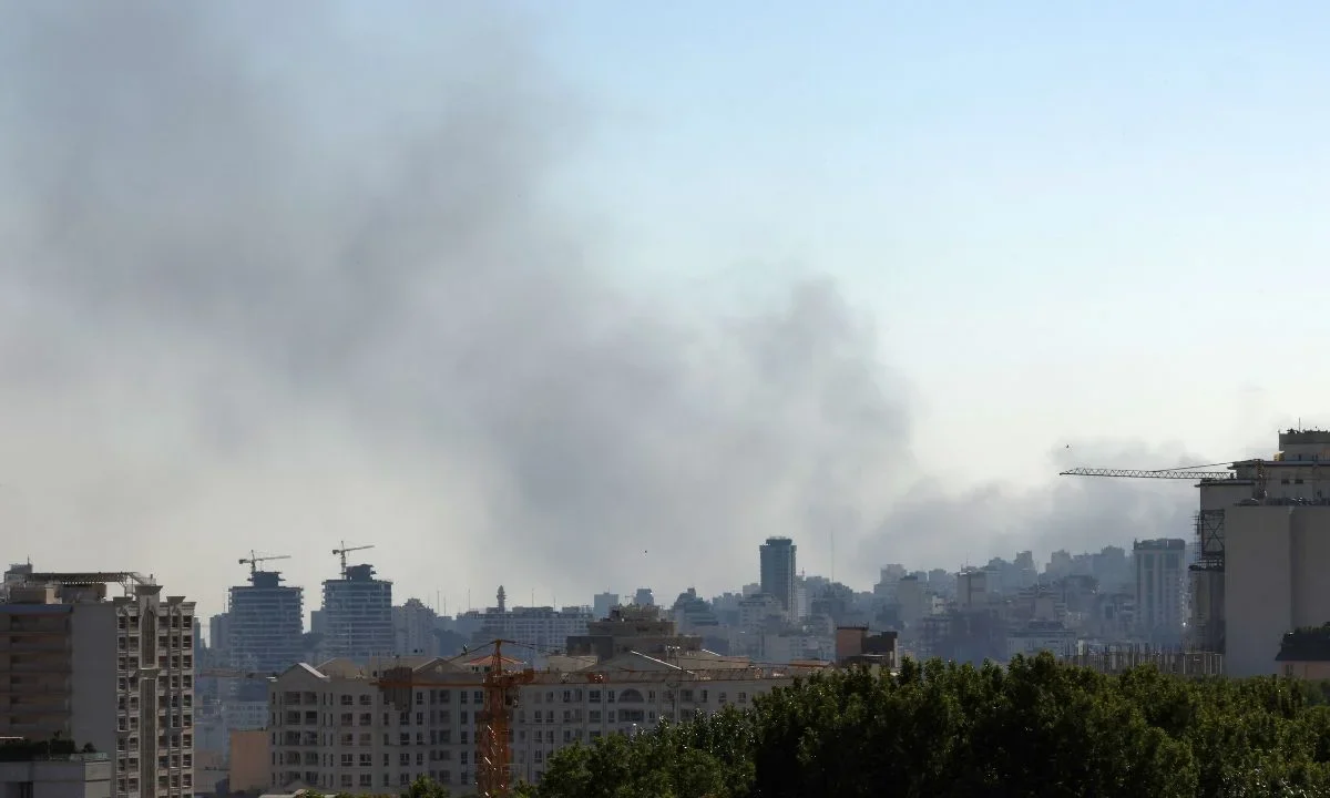 La Cancillería evacúo a 18 personas, entre mexicanos y sus familiares, de Irán a Azerbayán.