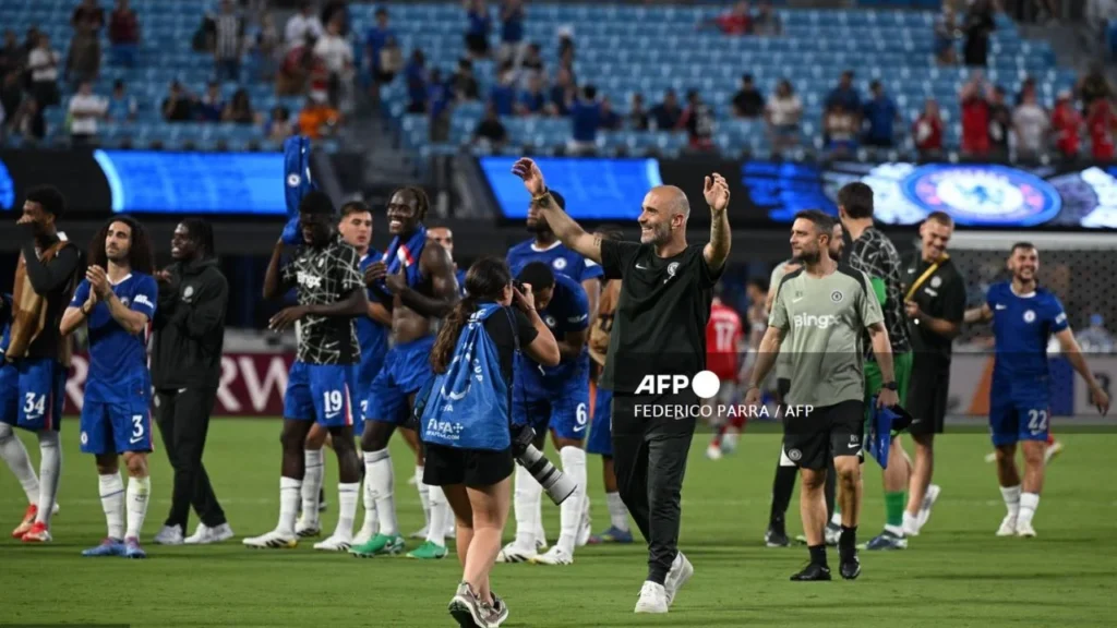 Chelsea aplastó en los octavos de final del Mundial de Clubes al Benfica con un marcador de 4-1 en Charlotte, Estados Unidos, dejando fuera a los portugueses que despiden a su director técnico Ánge