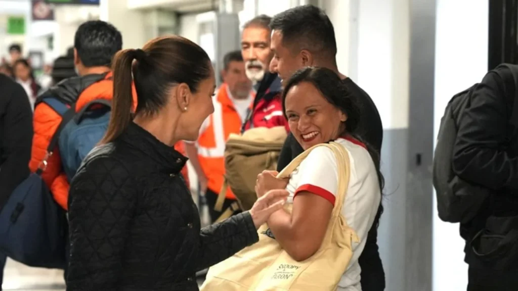Llega Sheinbaum a Canadá para participar en G7 y migrantes la reciben. Noticias en tiempo real