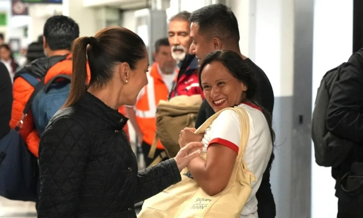 Llega Sheinbaum a Canadá para participar en G7 y migrantes la reciben