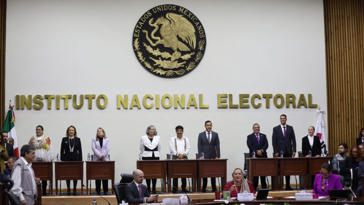 Los consejeros del Instituto Nacional Electoral (INE) tienen multas vigentes por 2.9 millones de pesos por elecciones