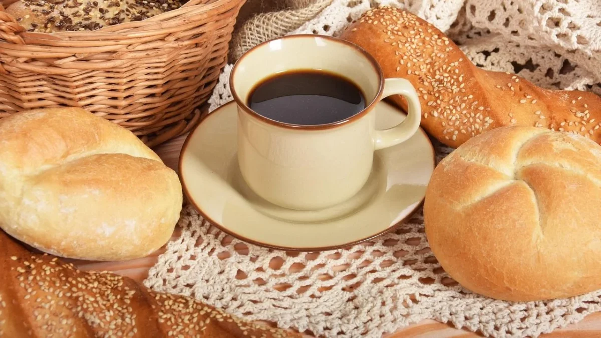 En cualquier punto del día el café siempre es buena compañía. Puedes tomarlo en la mañana o hasta durante el desarrollo de alguna de tus actividades a lo largo del día.