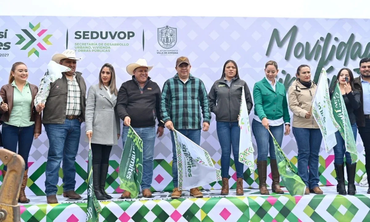 Ricardo Gallardo, gobernador de San Luis Potosí, mantiene presente a las familias de las cuatro regiones con obras y acciones.