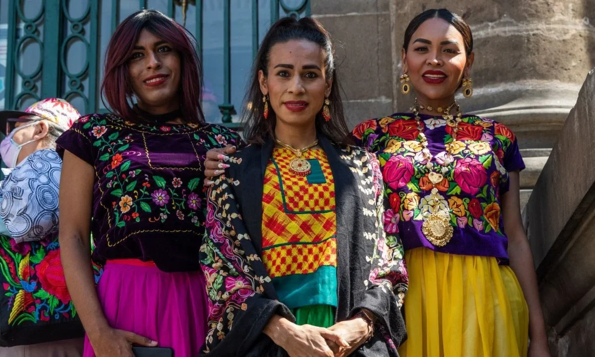 Descubre a los muxes, una comunidad zapoteca de hombres con roles femeninos que viven en el Istmo y están ligados al movimiento LGBT+.